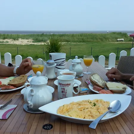 מלון Wattenkieker 3*